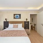 Sunlit 3* Istanbul