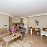 Sunlit 3*