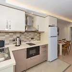 Sunlit Aparthotel 3*