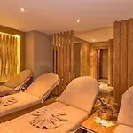 Sunlit Aparthotel 3*