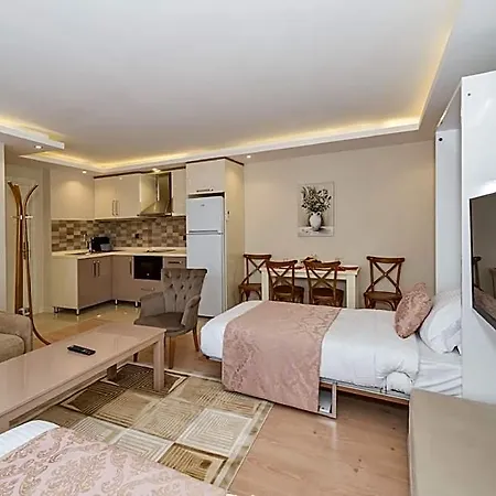 Sunlit Aparthotel 3*