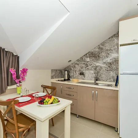 Gen Aparthotel 3*